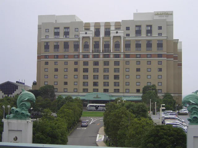 Hotel Okura Tokyo Bay. Disney 주변 Official Hotel은 Disney Hotel과 다른 권익·이동 구조를 가집니다.
