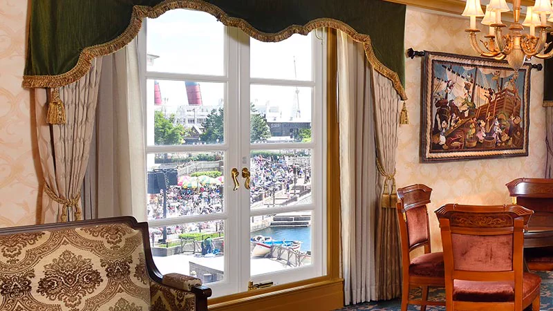 미라코스타 Piazza View에서 보는 Porto Paradiso 광장과 거리 풍경