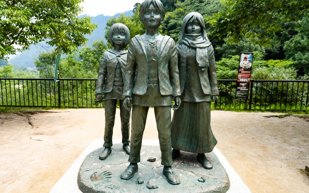 히타 강변과 진격의 거인 관련 명소를 연결하는 지역 풍경