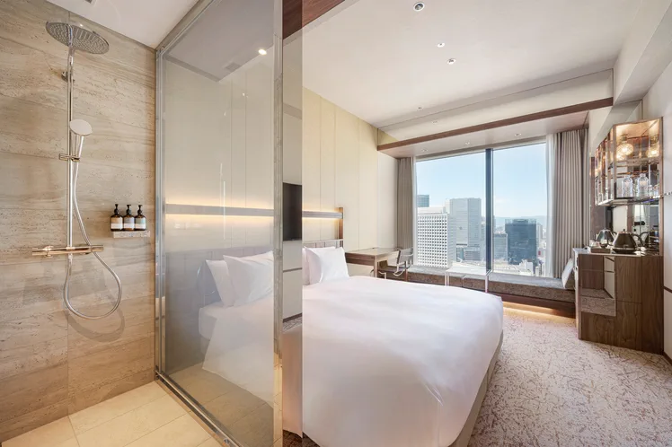 CANDEO HOTELS Osaka The Tower 객실과 샤워 공간