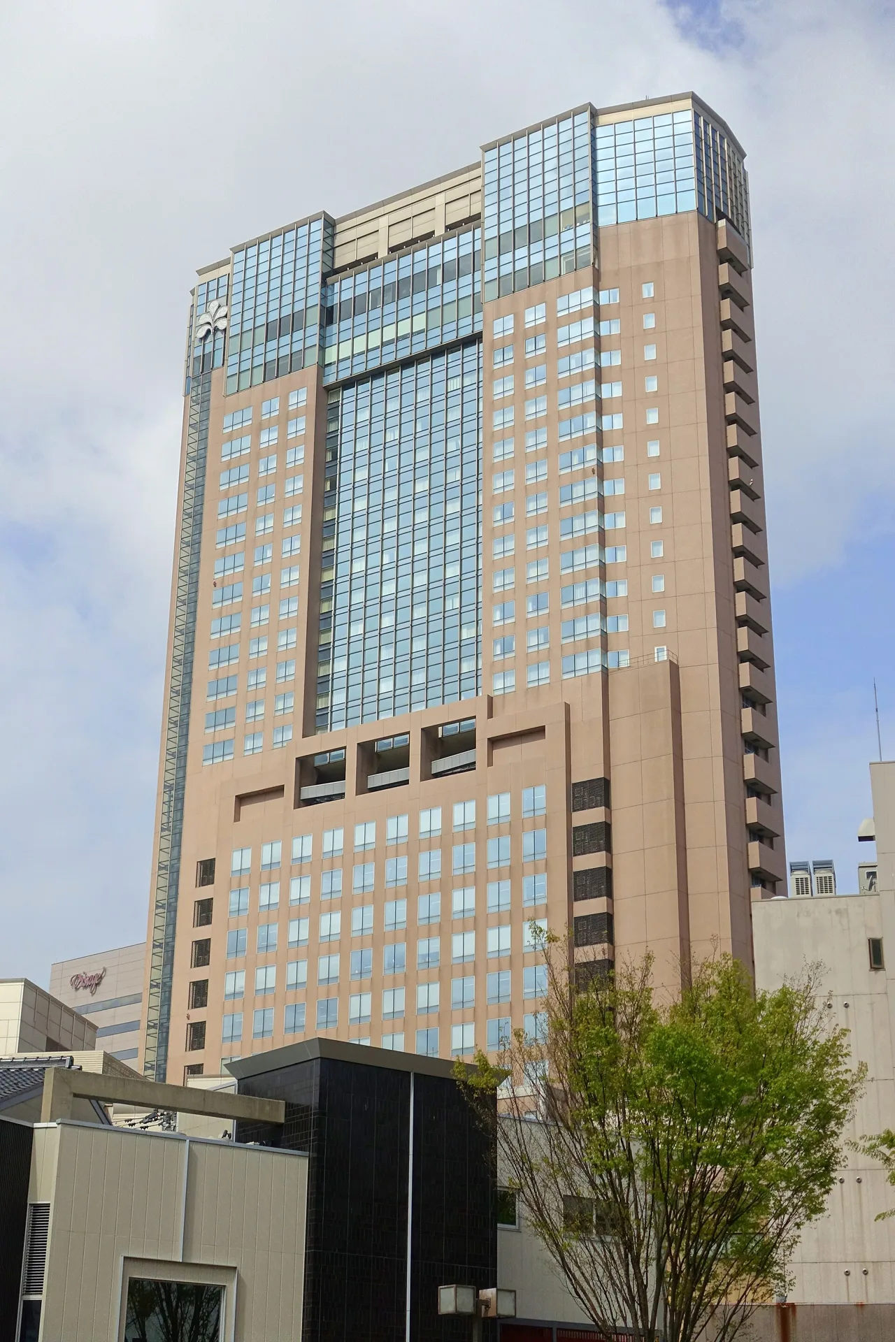 가나자와역 앞 포르테 가나자와에 있는 호텔 닛코 가나자와 외관