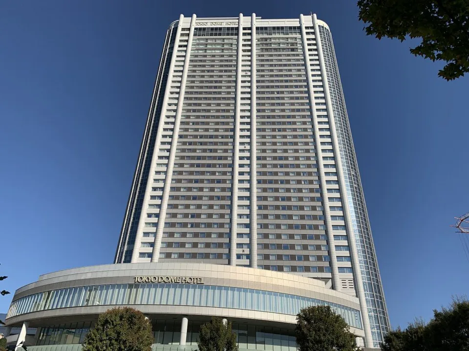 도쿄돔 옆 도쿄돔 호텔 외관
